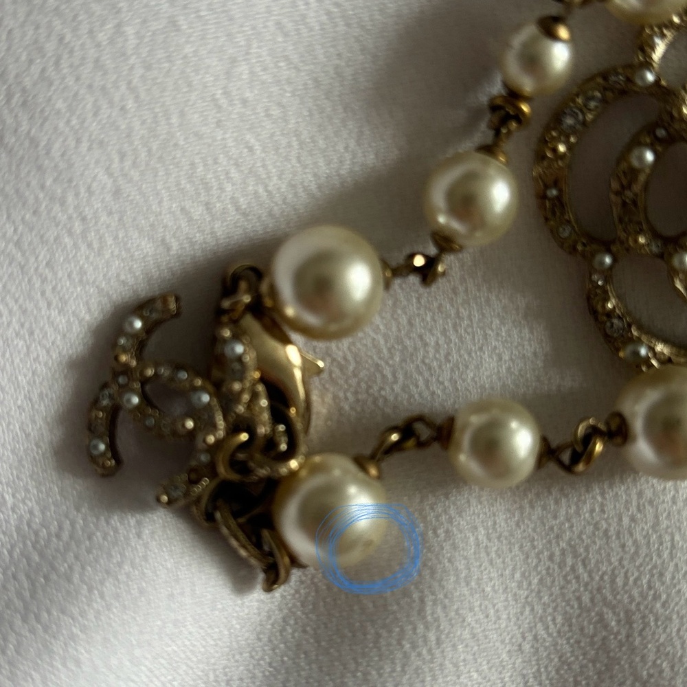 Chanel Camellia Pearl & Crystal Bracelet 14V - Picture 9 of 9
